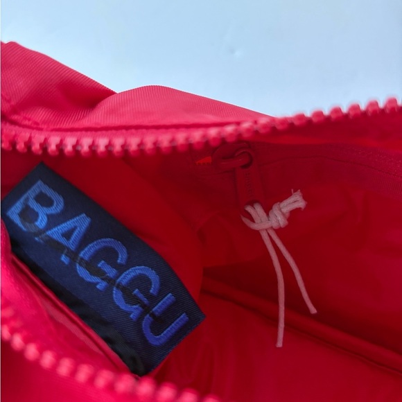 NWOT BAGGU Cargo Nylon Shoulder Bag- Candy Apple - Picture 9 of 10